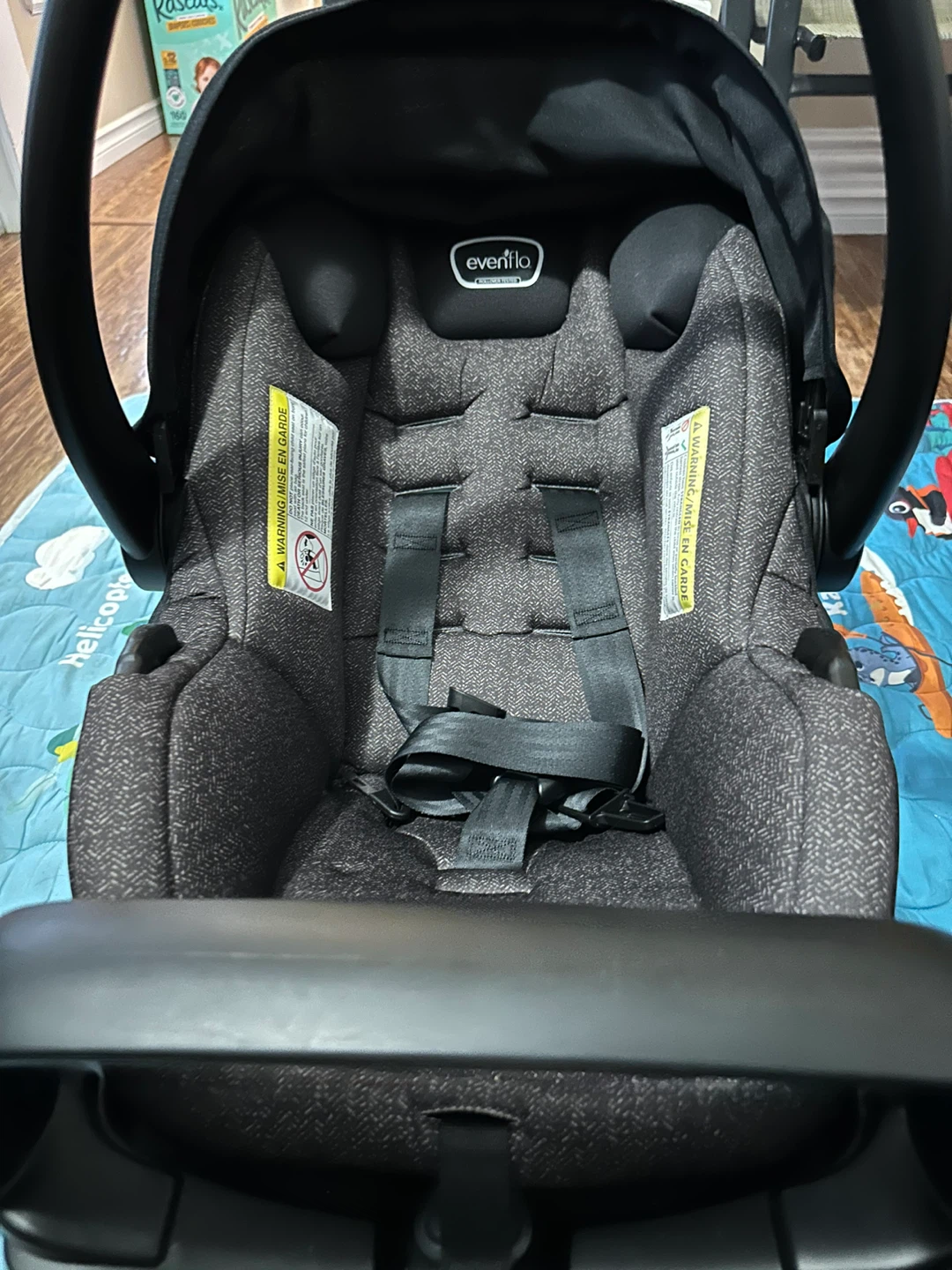 Evenflo Car seat with base (infant)