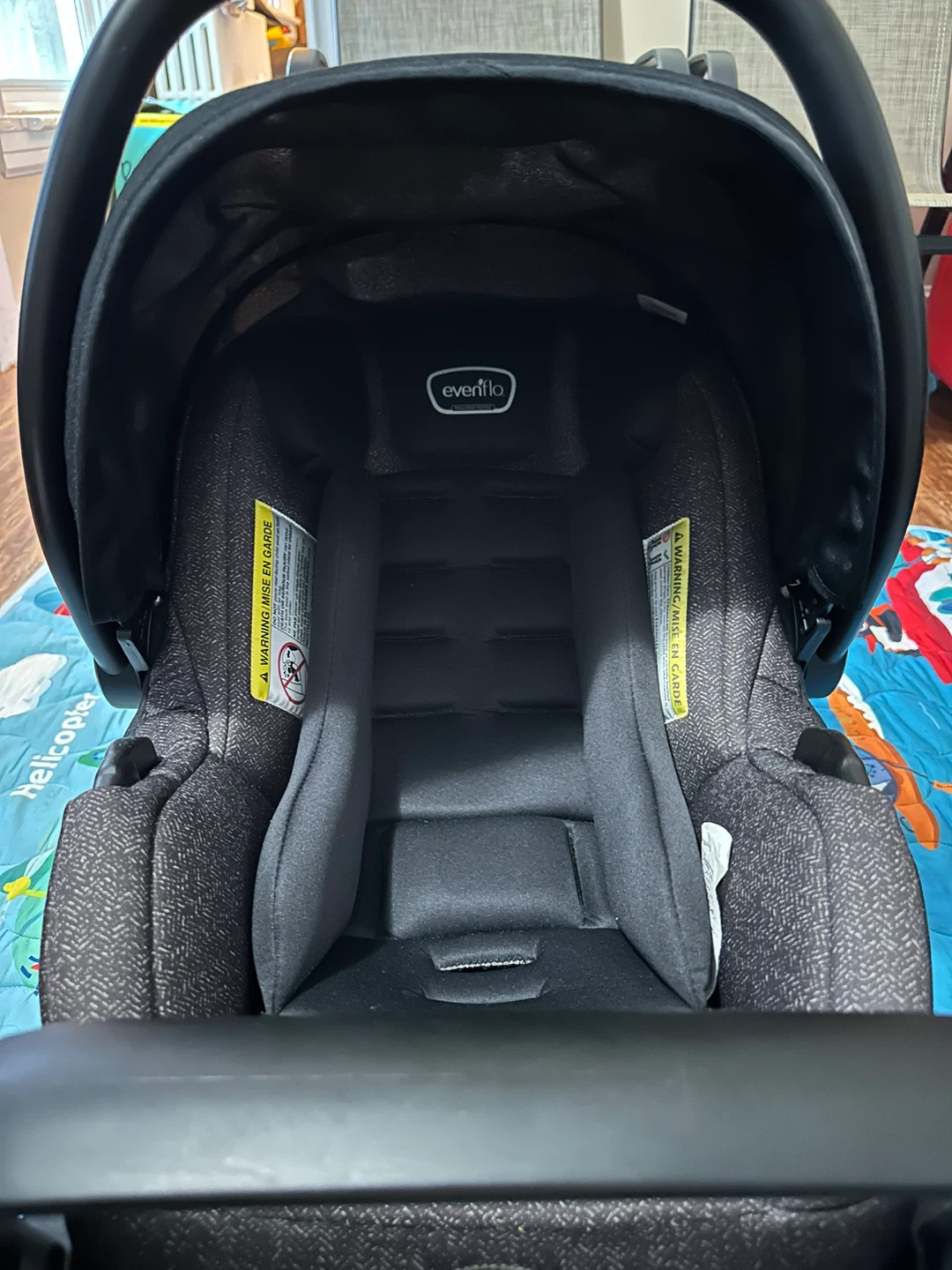 Evenflo Car seat with base (infant) - photo 2