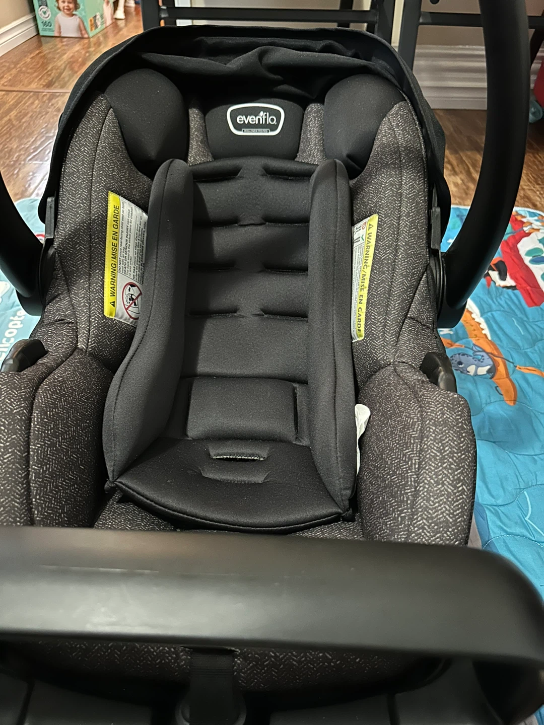 Evenflo Car seat with base (infant) - photo 3