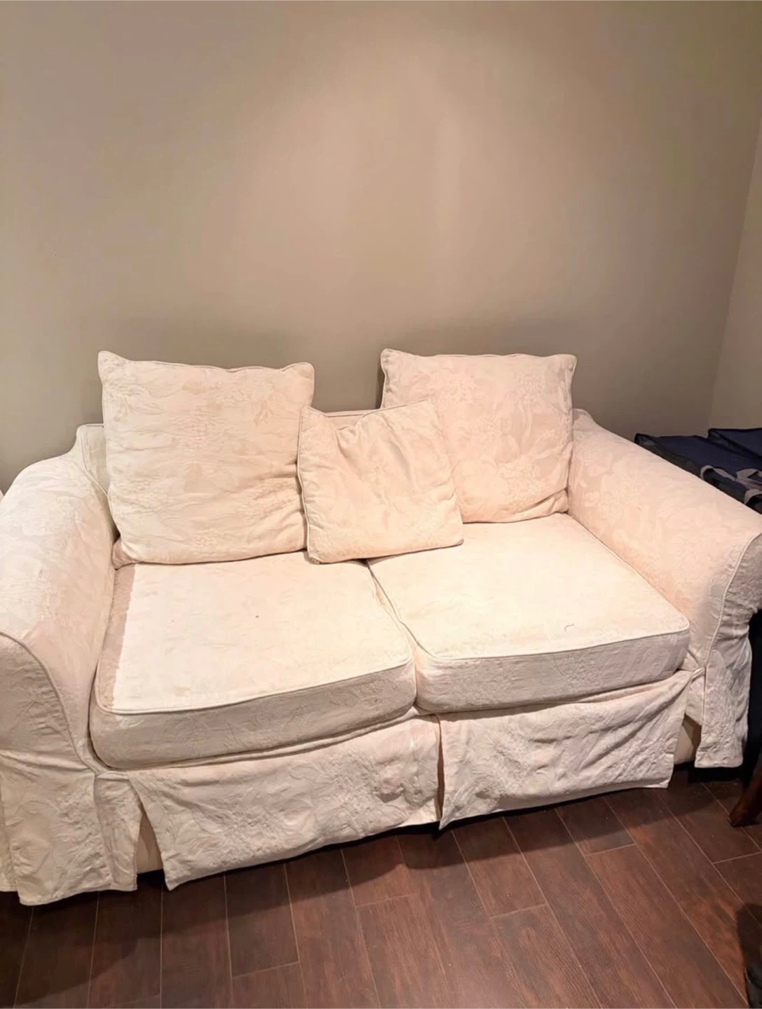 Selling two piece sofa - photo 2