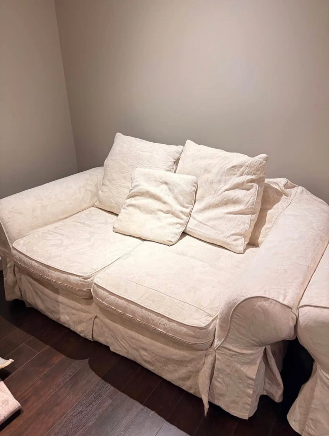 Selling two piece sofa - photo 3