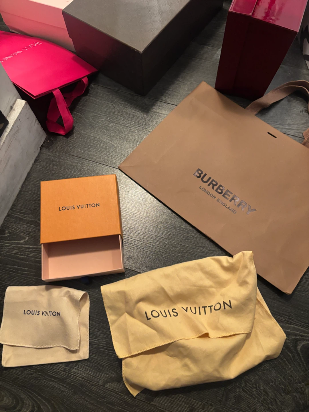 60 Gift Boxes, Bags, Ribbon, Shoe Bags, Pouches, cards Etc - photo 2
