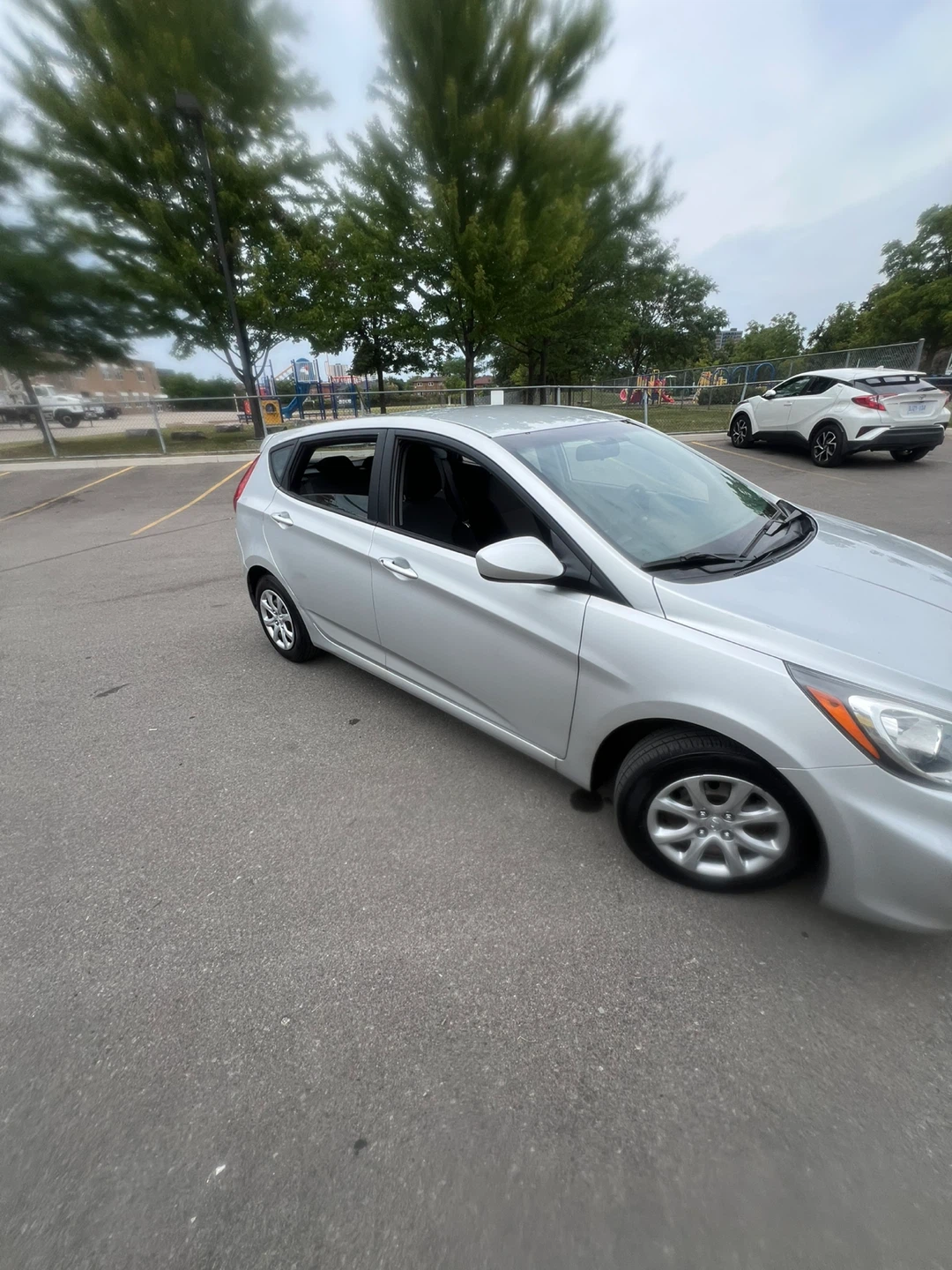 Hyundai Accent - photo 2