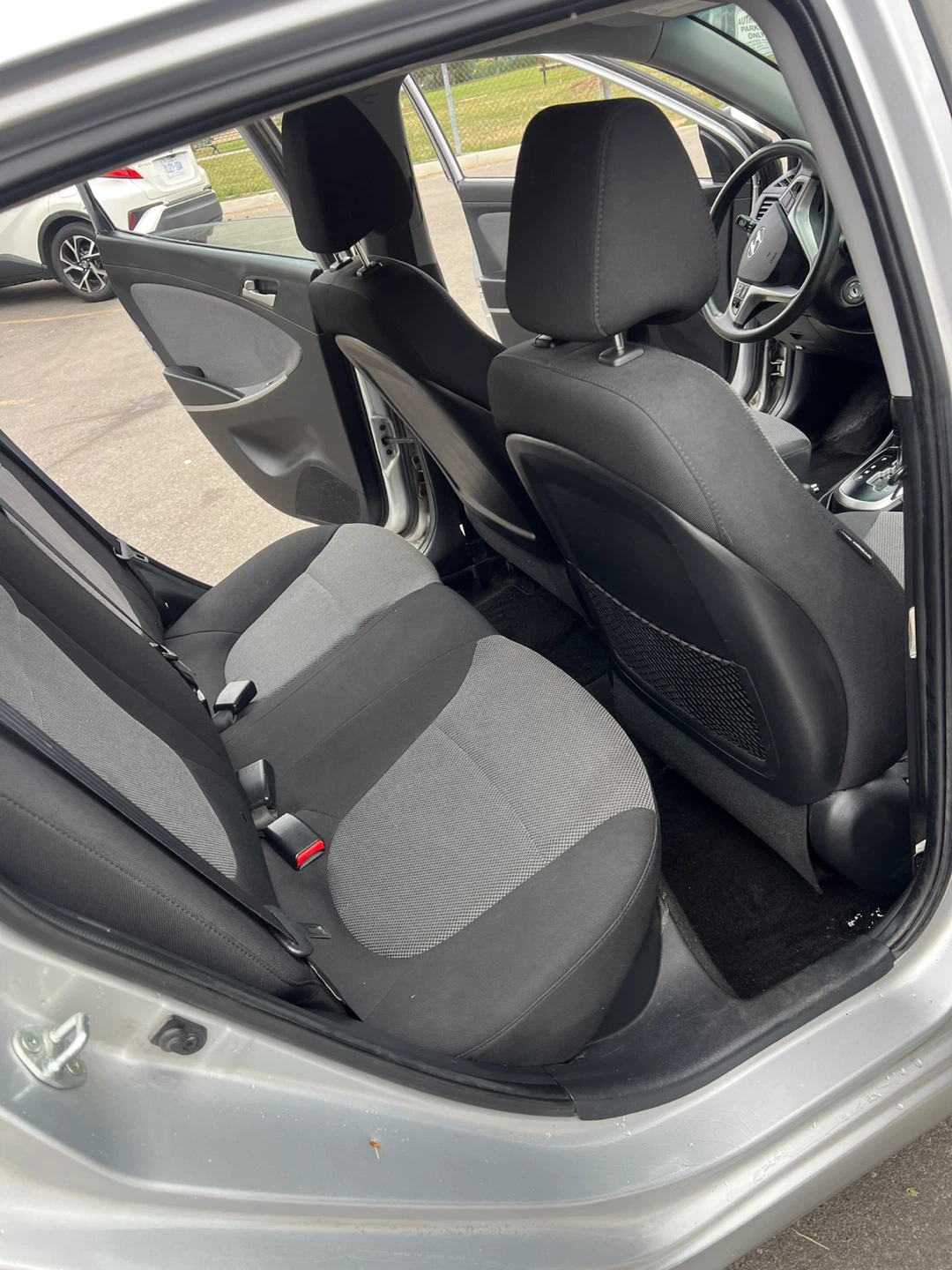 Hyundai Accent - photo 5