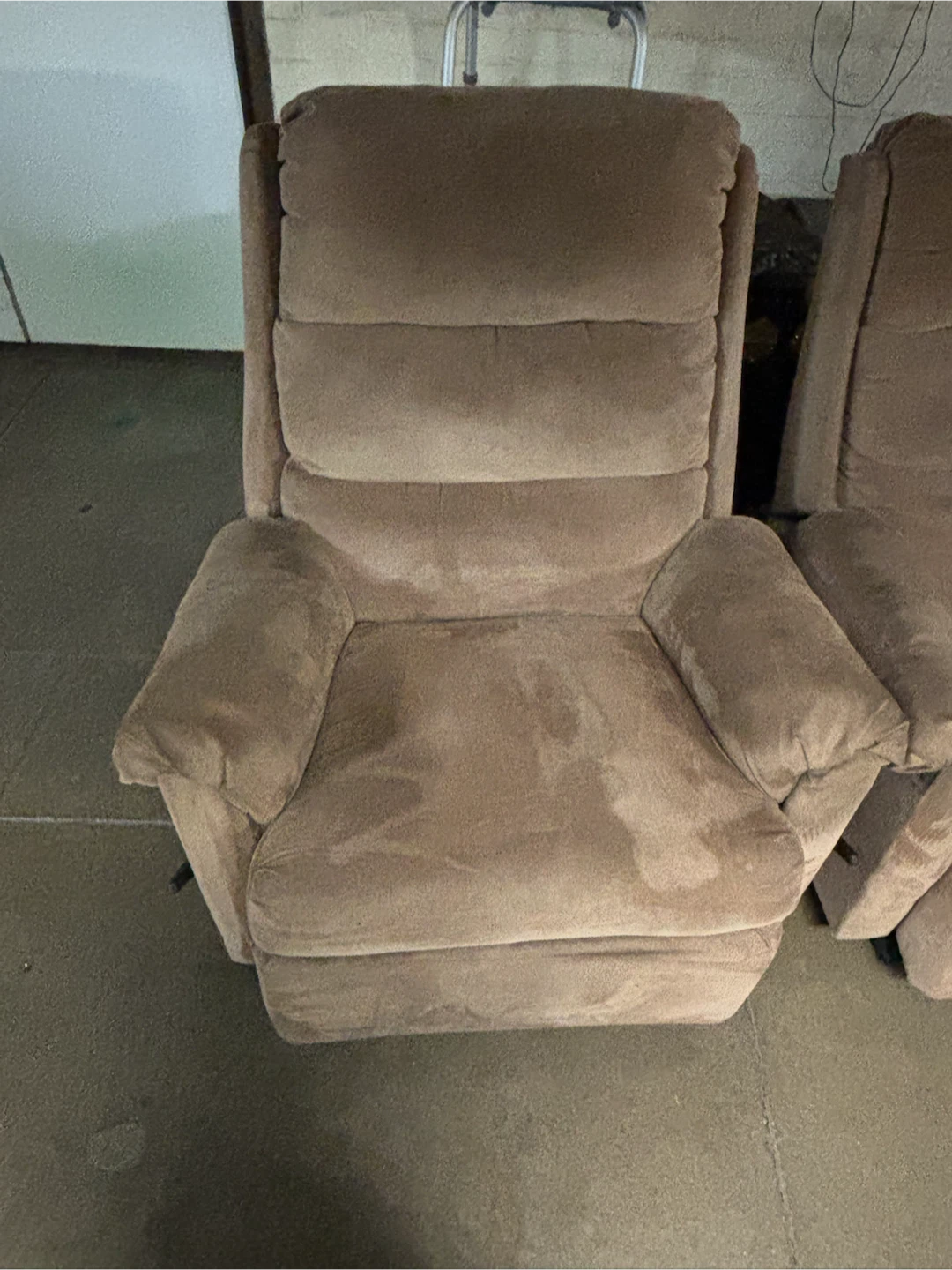 Tan Recliner Chair - photo 3