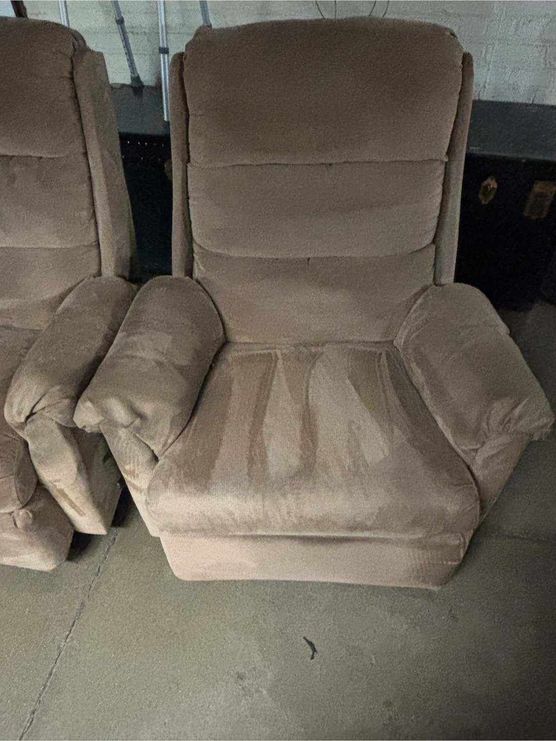 Tan Recliner Chair - photo 4