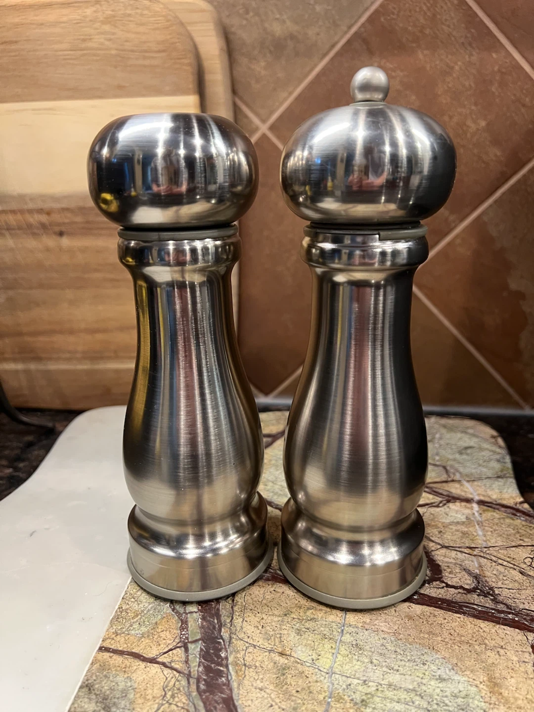 Classic Salt Shaker & Pepper Mill Grinder Set
