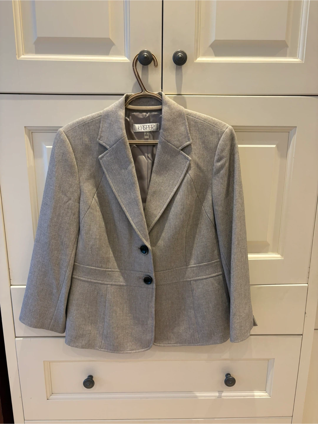 Kasper grey short jacket size 8. Lined.