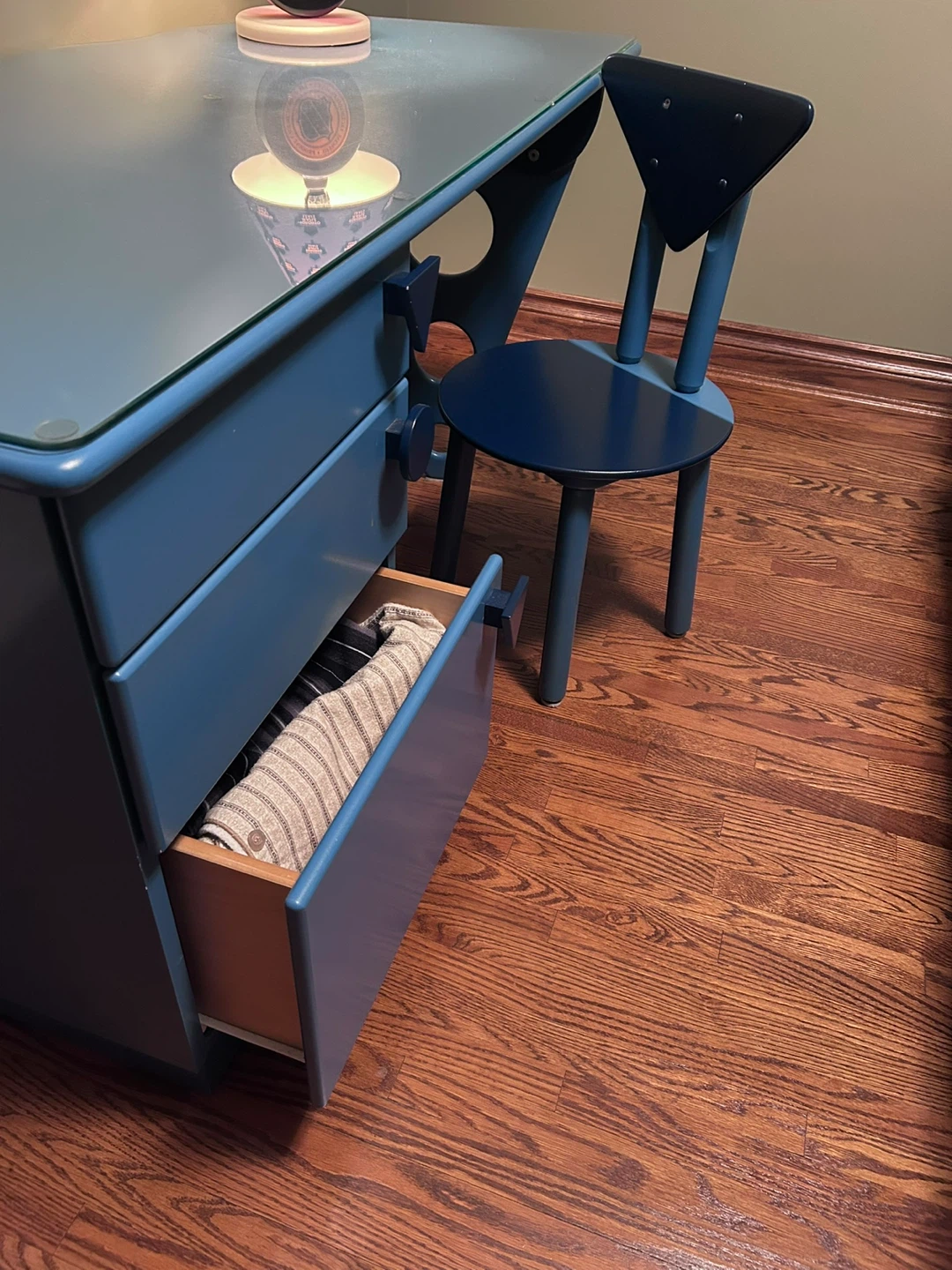 Blocks Kids Desk and Chair Set - photo 5