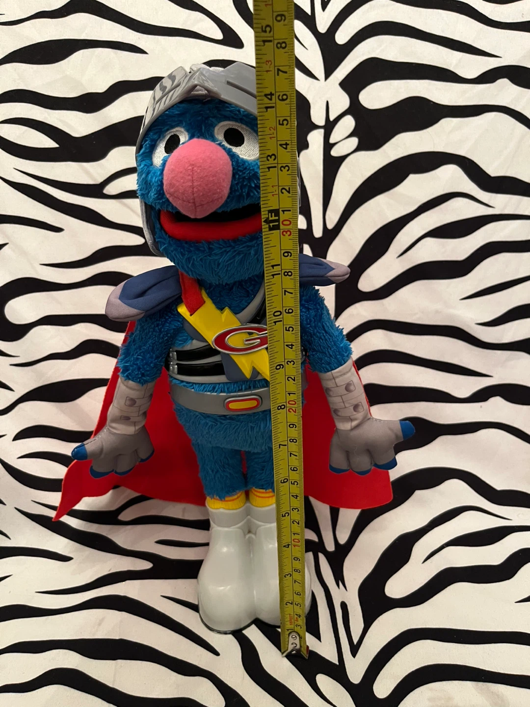 ♥️ Interactive Sesame Street Flying Super Grover 2.0 plush toy - photo 3