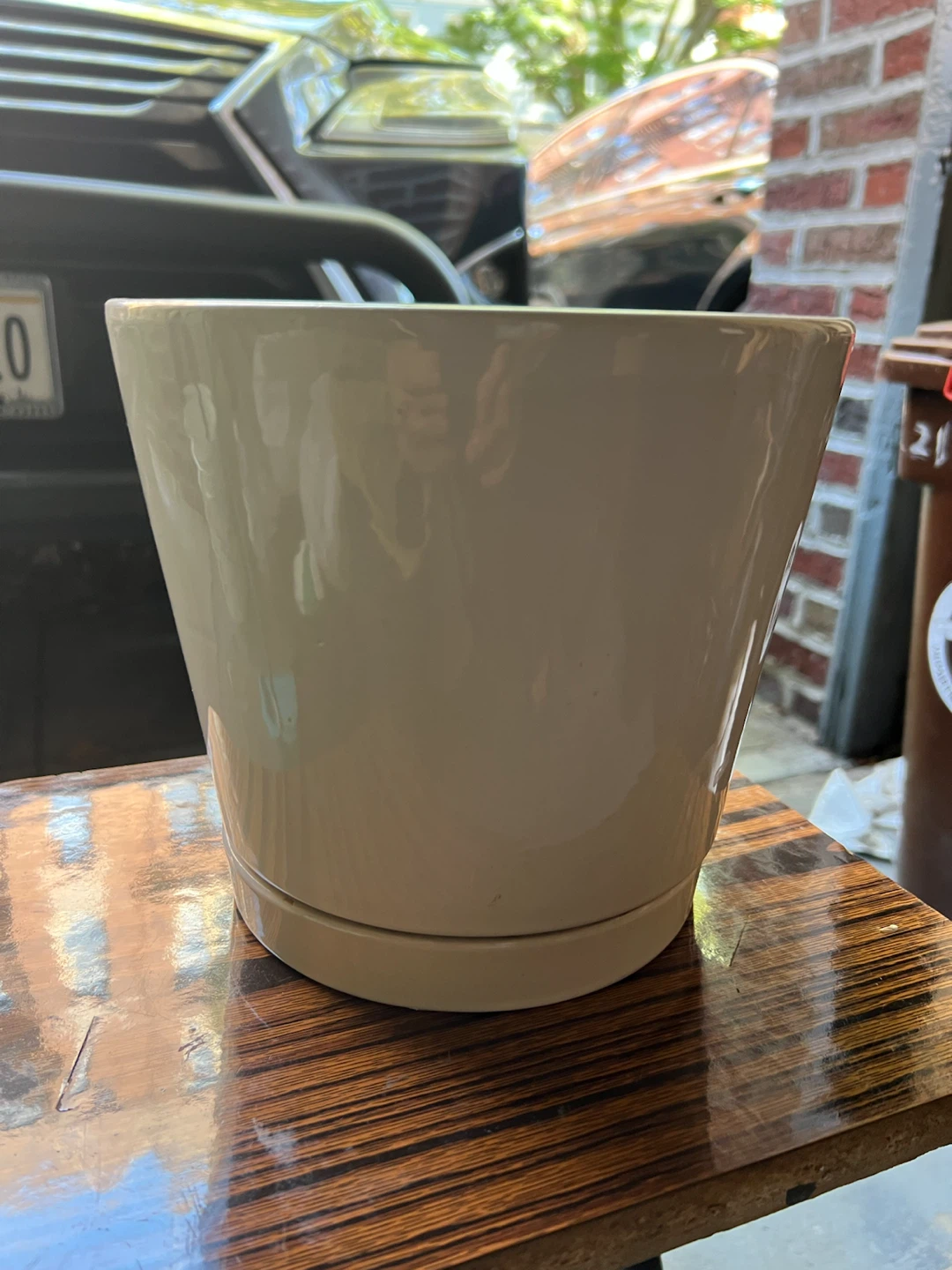 New Cream Ceramic Planter Pot with Saucer - photo 2