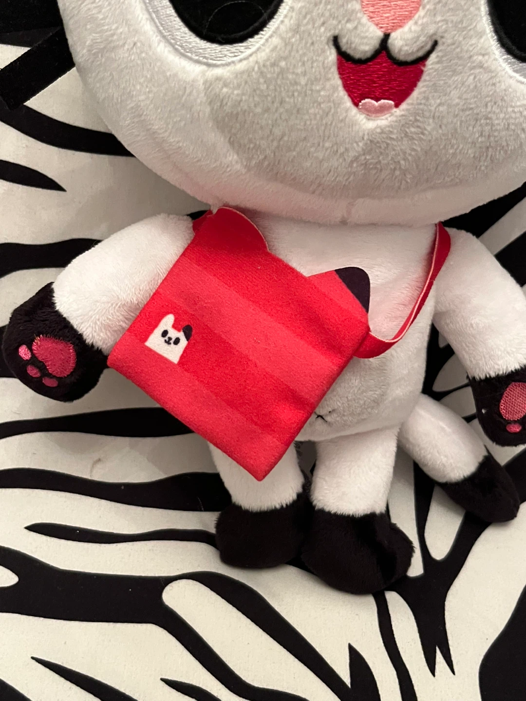 🩷 Gabby's Dollhouse Meow-Mazing Interactive Pandy Paws Plush toy - photo 3