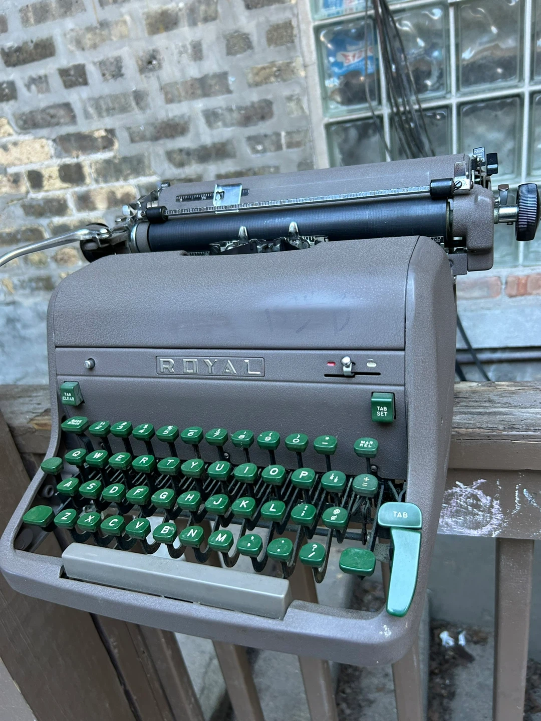 Royal Typewriter green keys - photo 3