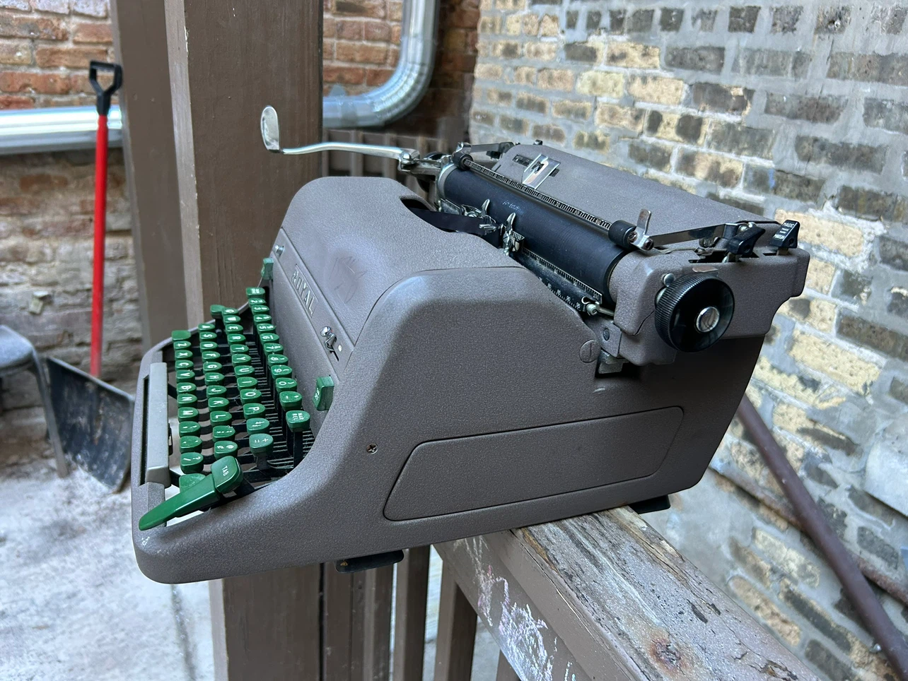 Royal Typewriter green keys - photo 5