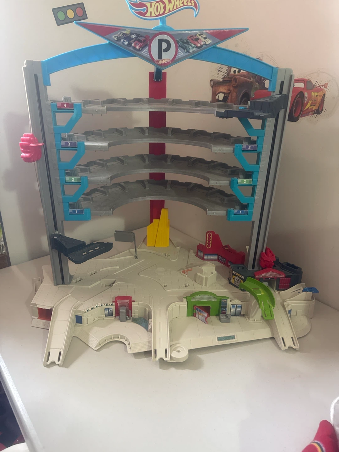 Hot Wheels Super Ultimate Garage Playset