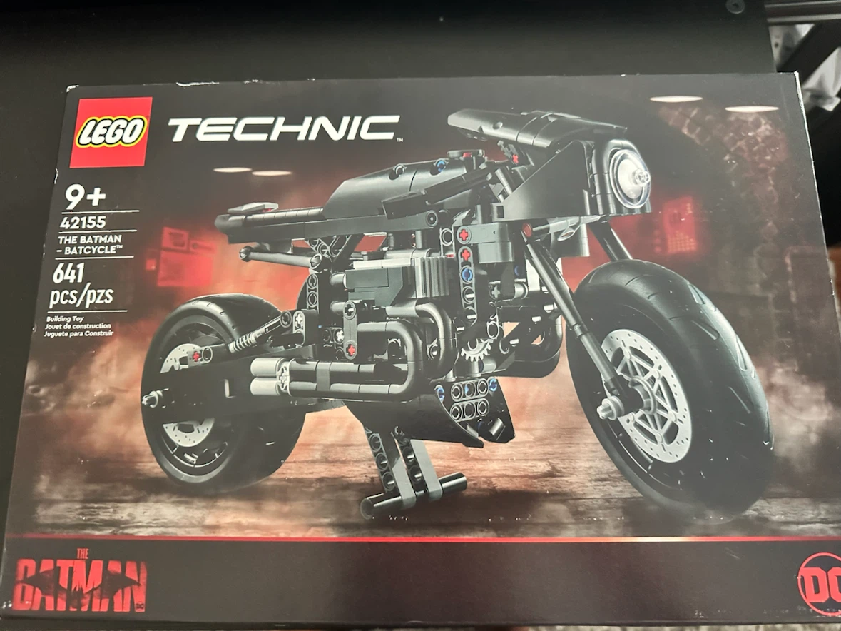 BRAND NEW & SEALED LEGO Technic The Batman - Batcycle 42155