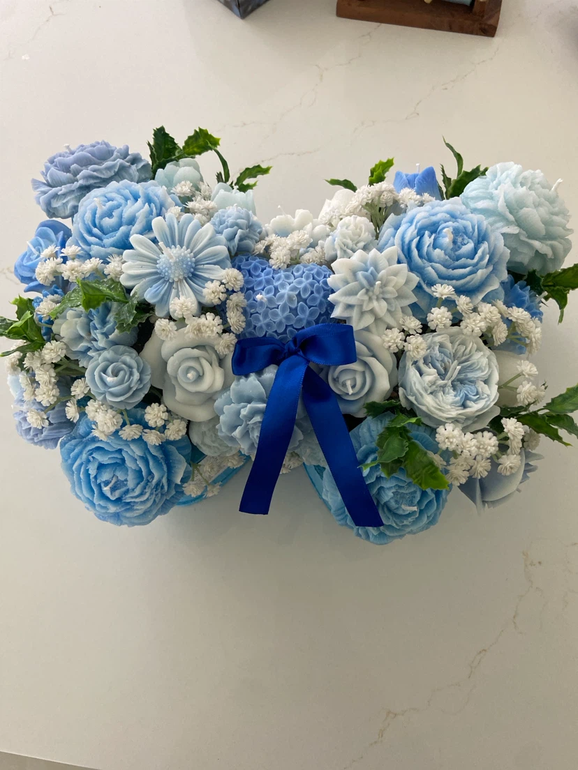 Blue Floral Arrangement Candle Set