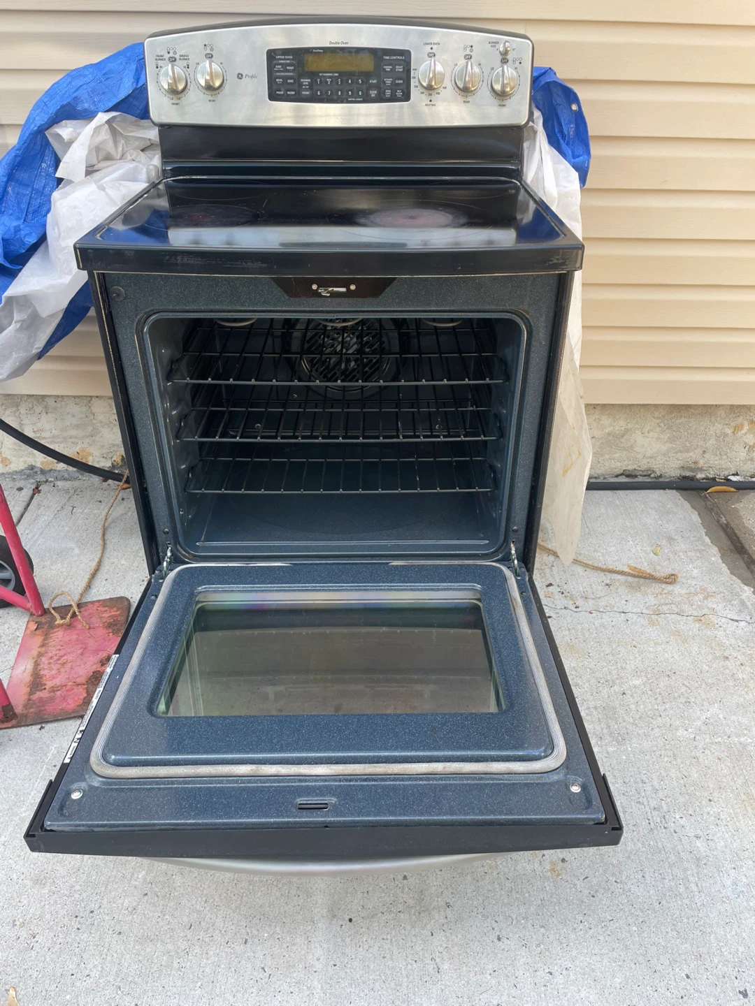 General Electric stove 30 inch - photo 2