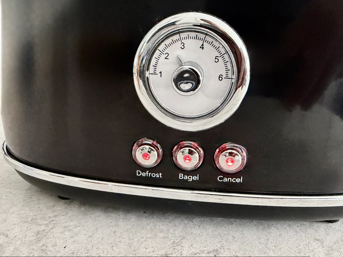 Frigidaire Retro 2-Slice Toaster - photo 3