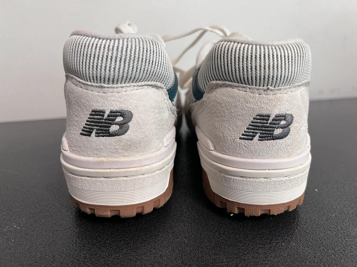 New Balance 550 Women’s Size 8 – White/Teal - photo 4