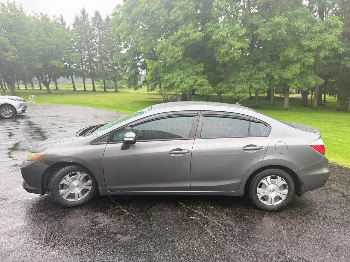 2012 Honda Civic Hybrid Sedan-No Rust-Mint Condition-Low Mileage - photo 2