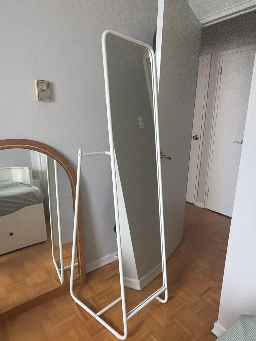 IKEA knapper standing mirror (white)