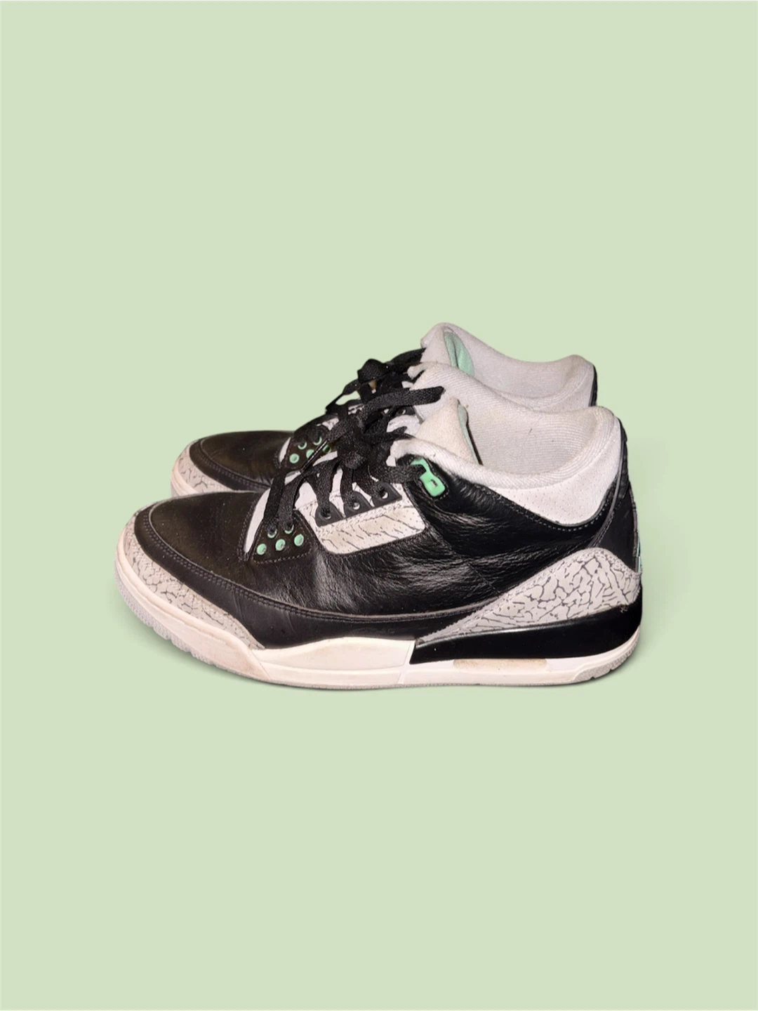 Air Jordan 3 Retro sneakers