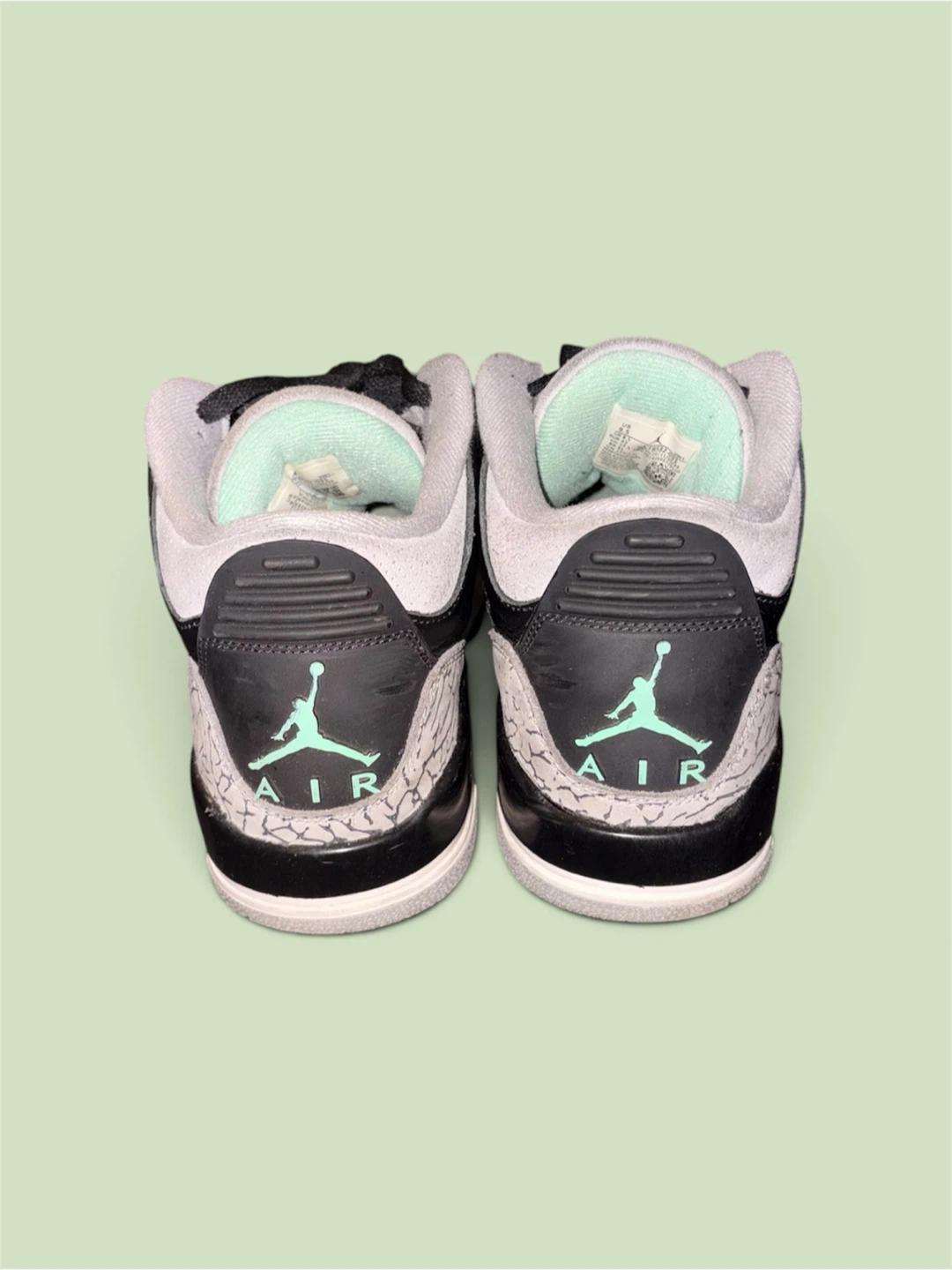 Air Jordan 3 Retro sneakers - photo 3