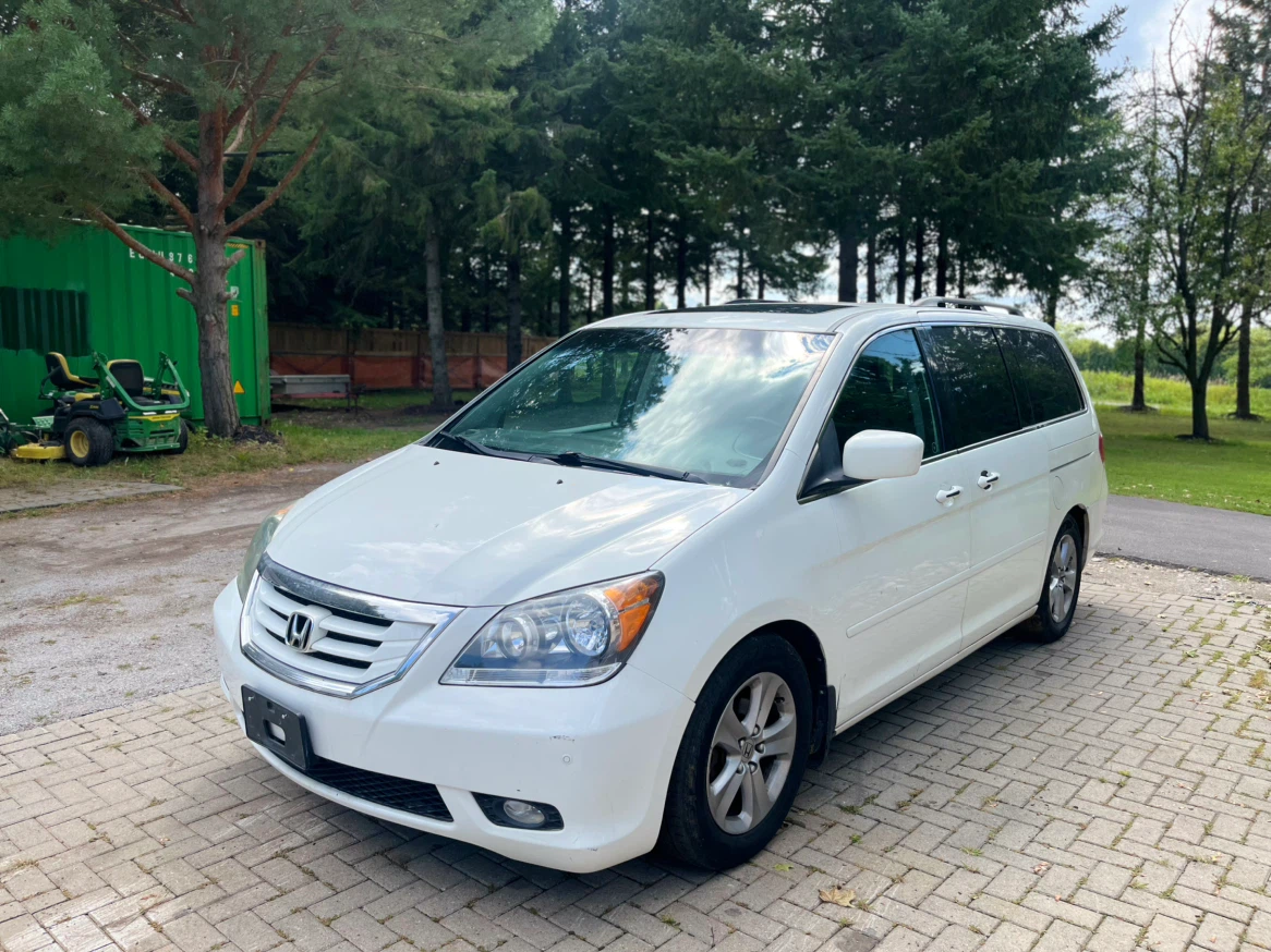 2010 White Honda Odyssey Touring Minivan - photo 2