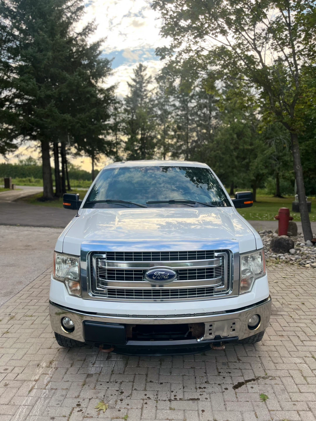 White Ford F-150 XTR SuperCrew 4x4