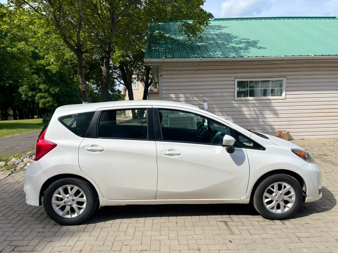 2017 White Nissan Versa SV Hatchback - photo 4
