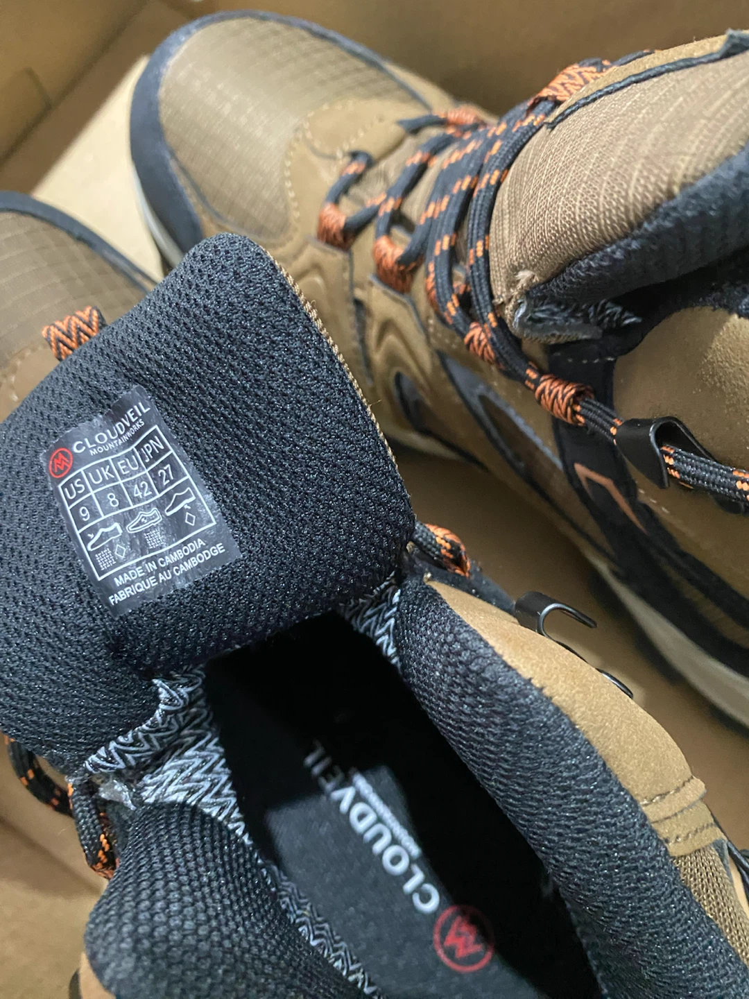 Cloudveil Men's Hiking Boots - Size 9 - photo 4