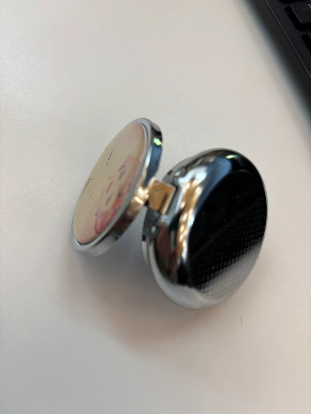 Round Pill Case with 3 Compartments - photo 3
