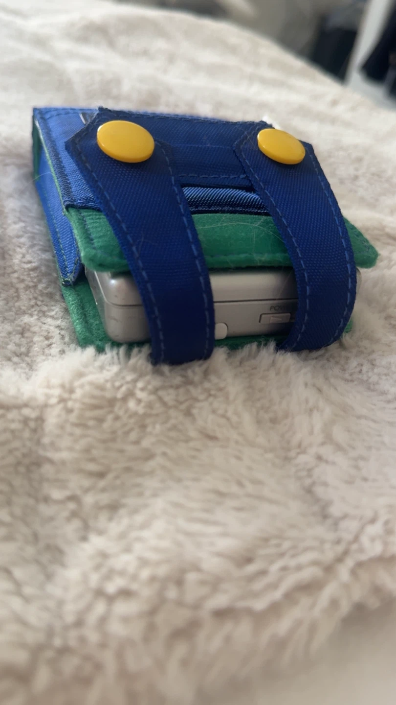 Nintendo Super Mario Character Case (Luigi Edition) - photo 3
