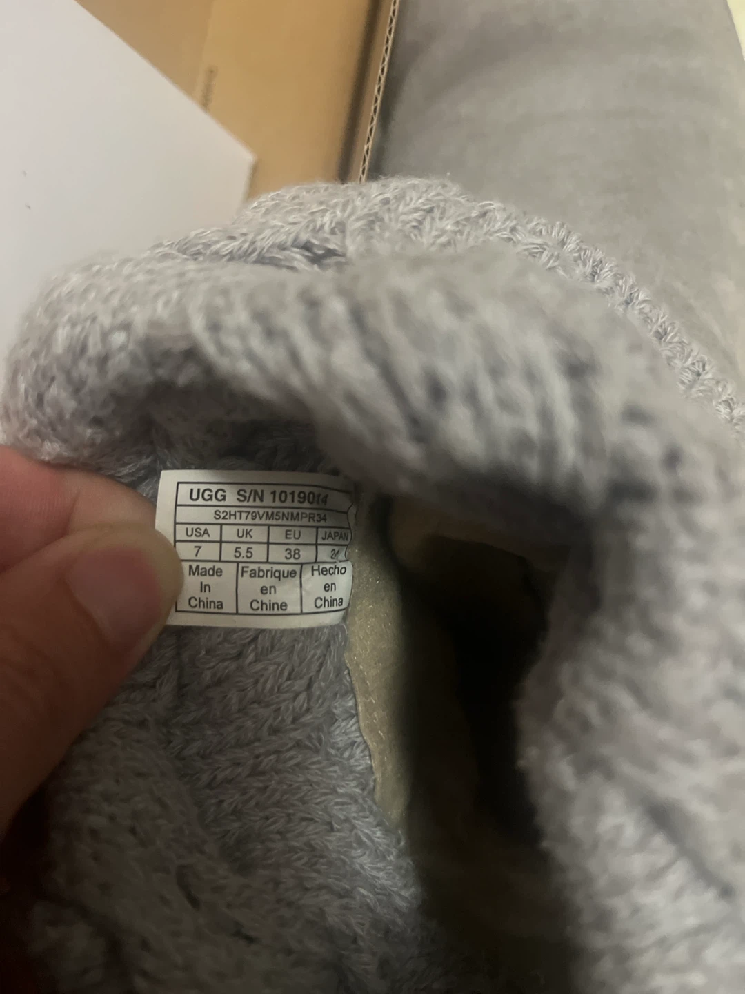 UGG Boots - Grey - Size 7 - photo 2