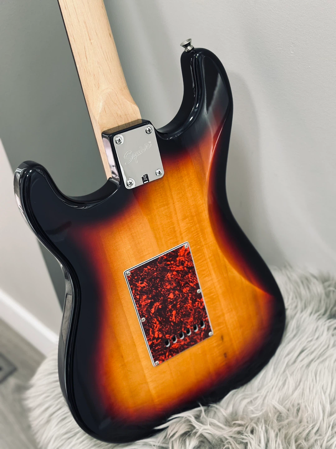 Excellent Like new Electric Guitar with amp, gig bag - photo 4