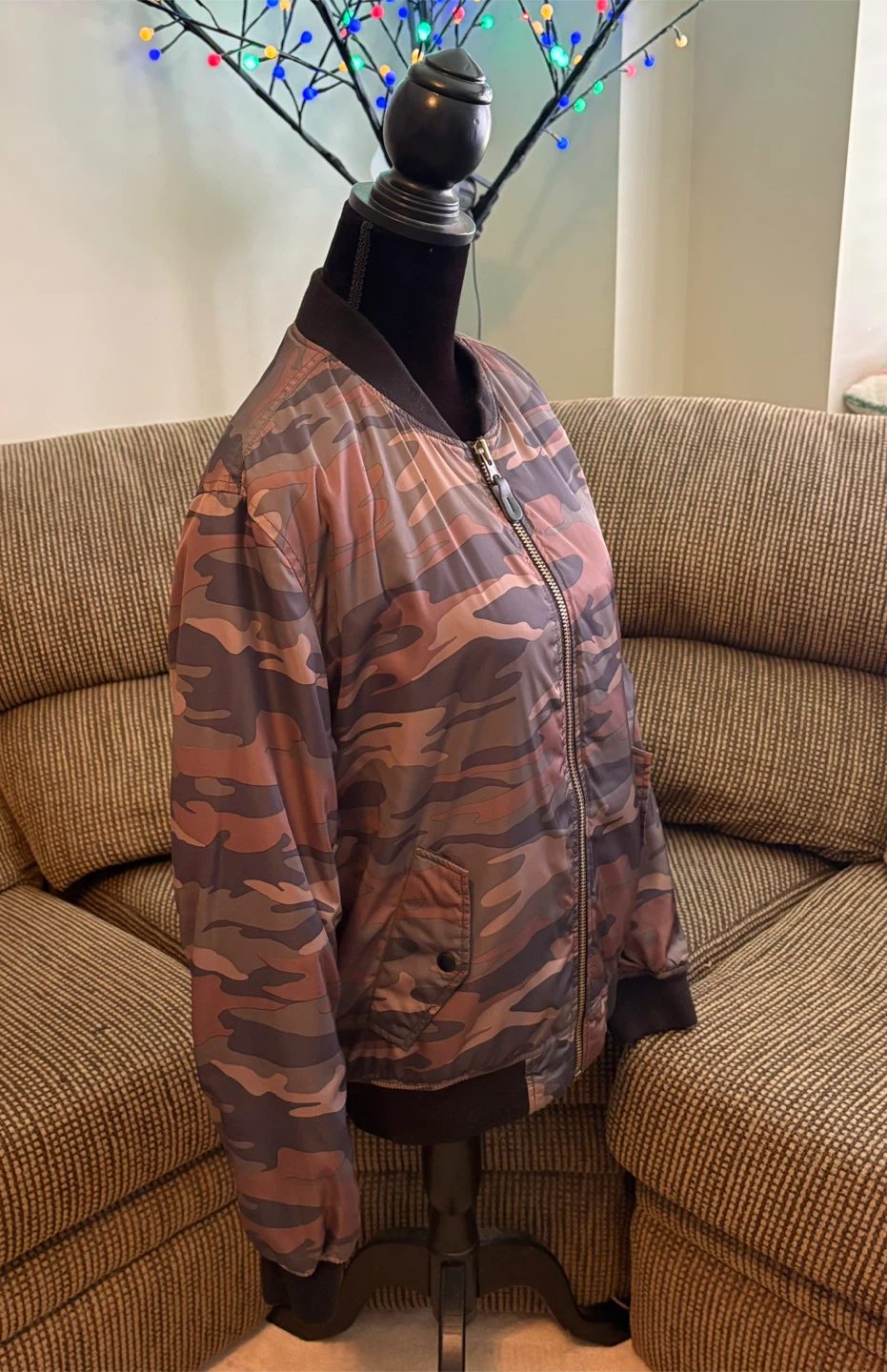 ✨✨American Eagle Outfitters Camo Bomber Jacket - photo 2