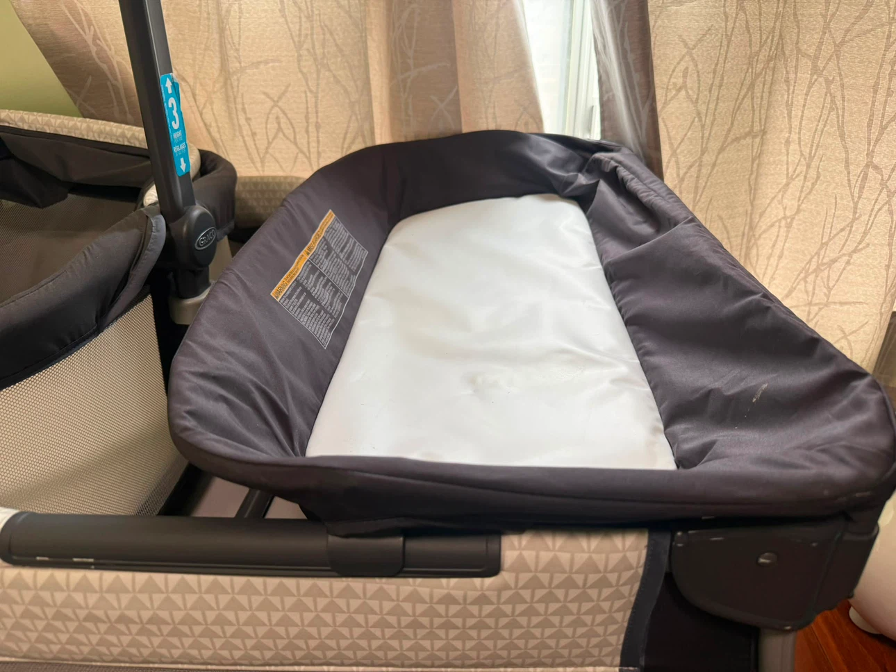 Graco Pack 'n Play Playard with Bassinet - photo 2