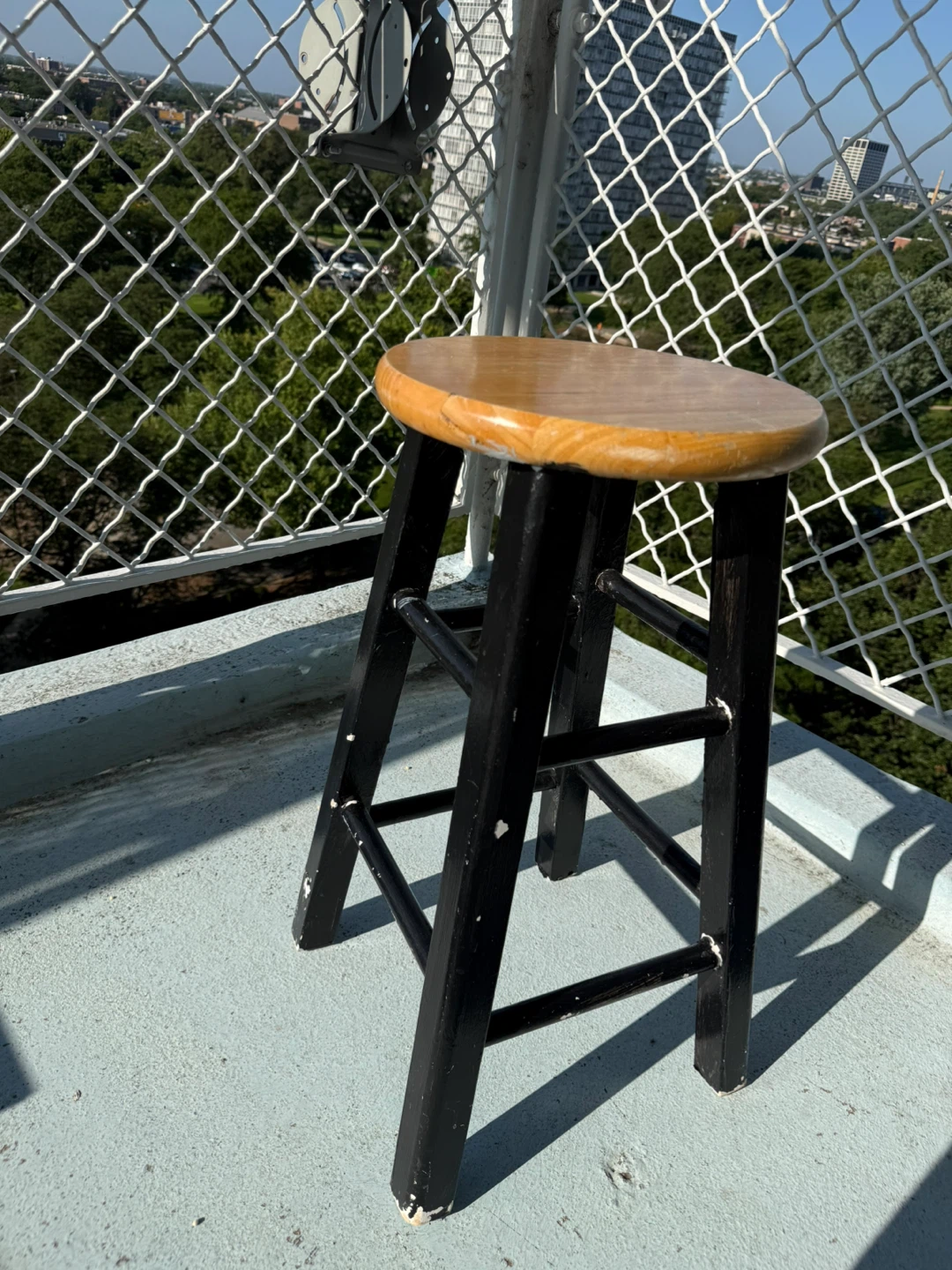 Wooden Top Bar Stool - photo 2