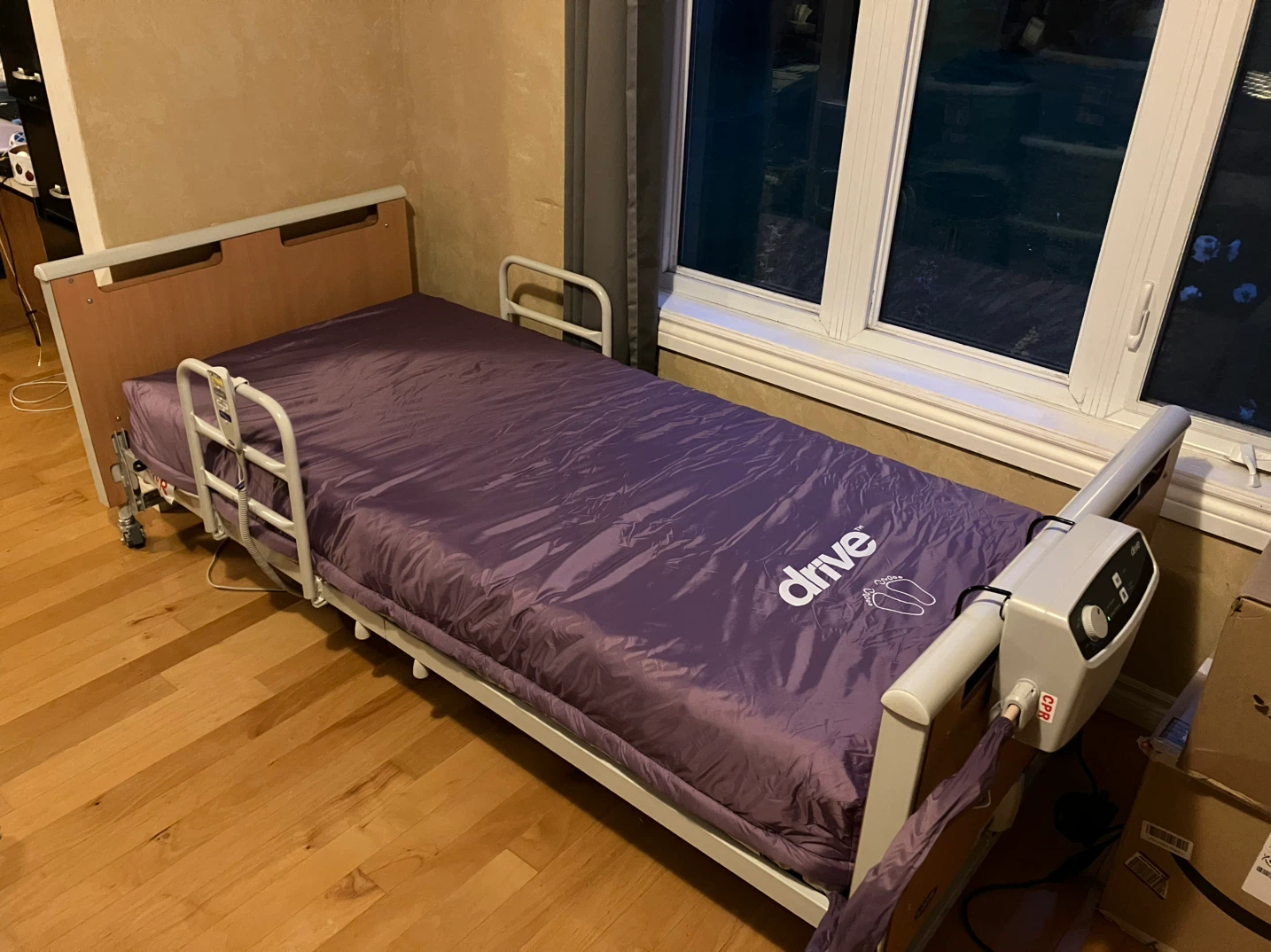 Free Delivery!- Alternating Air Mattress + Hospital Bed