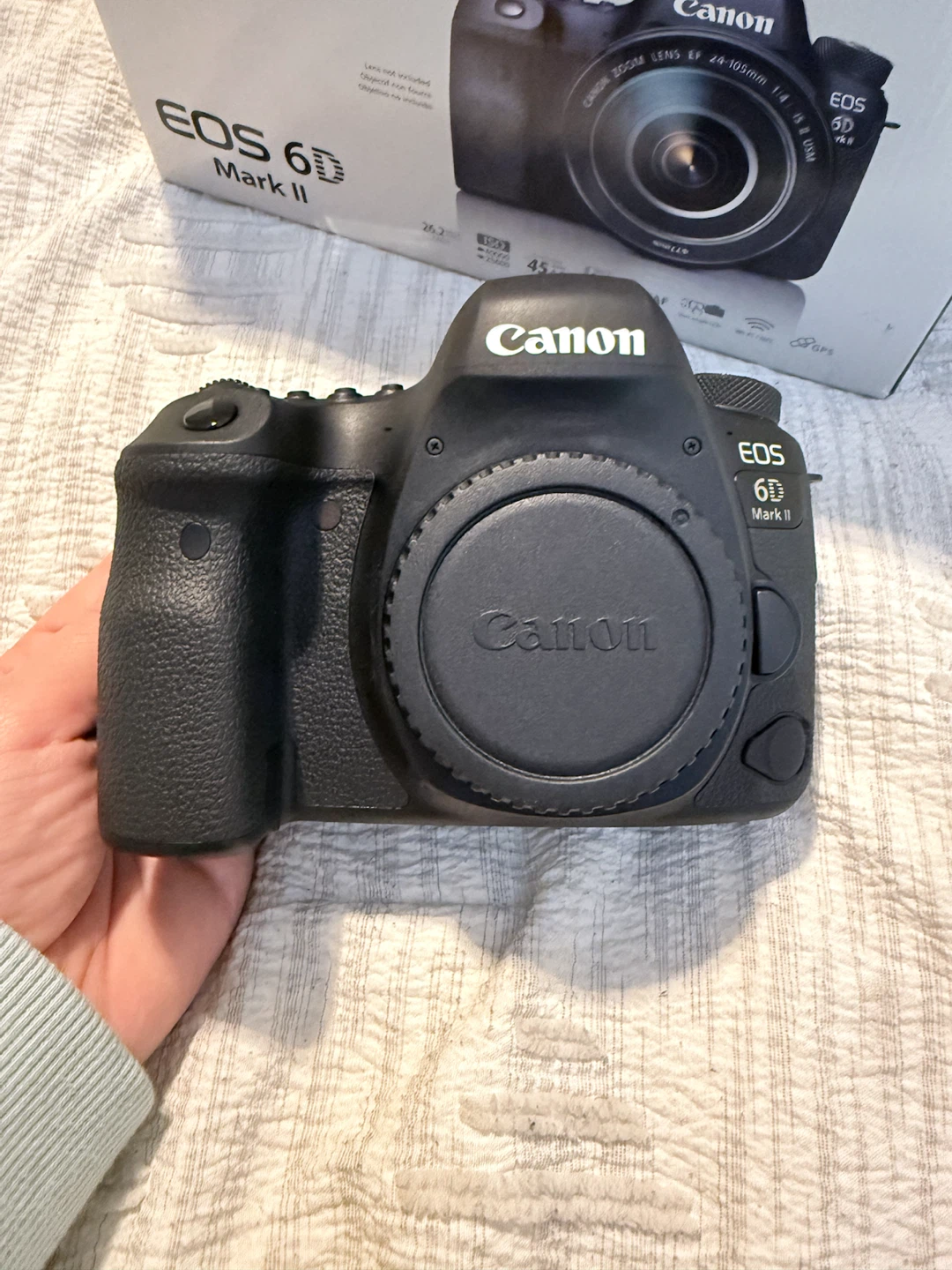 Canon EOS 6D Mark II DSLR Camera - photo 2