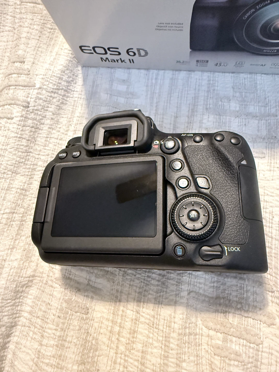 Canon EOS 6D Mark II DSLR Camera - photo 3