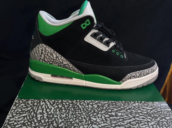 Air Jordan 3 Retro Pine Green