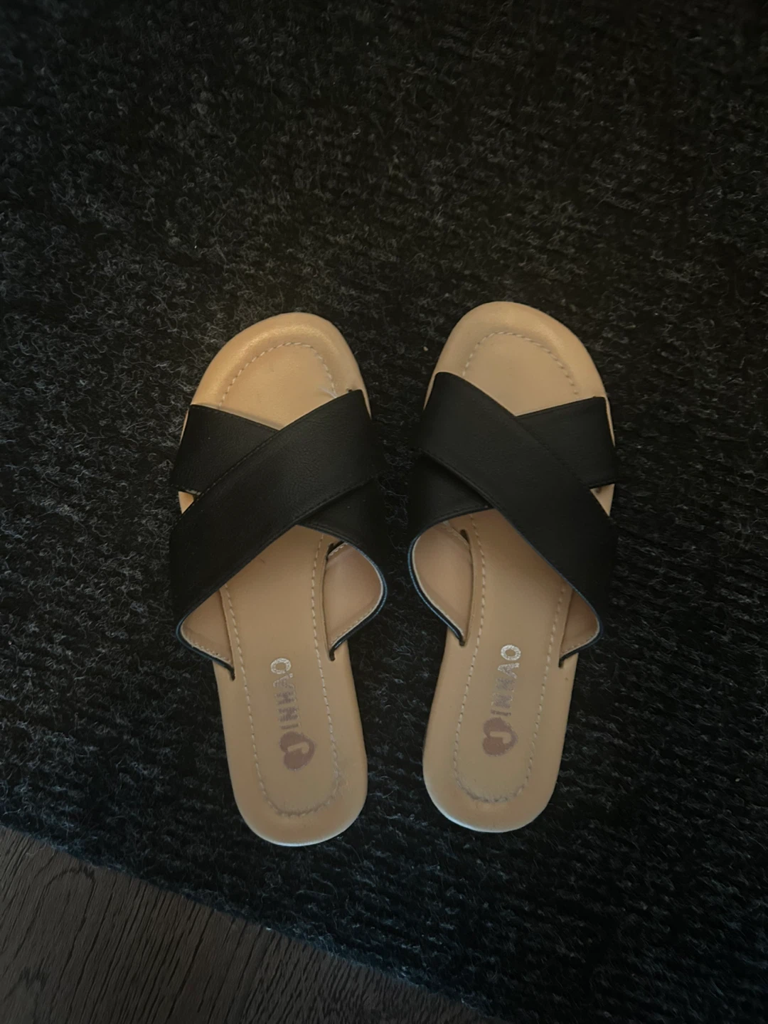 INNAO Black Criss-Cross Sandals Size 23.5