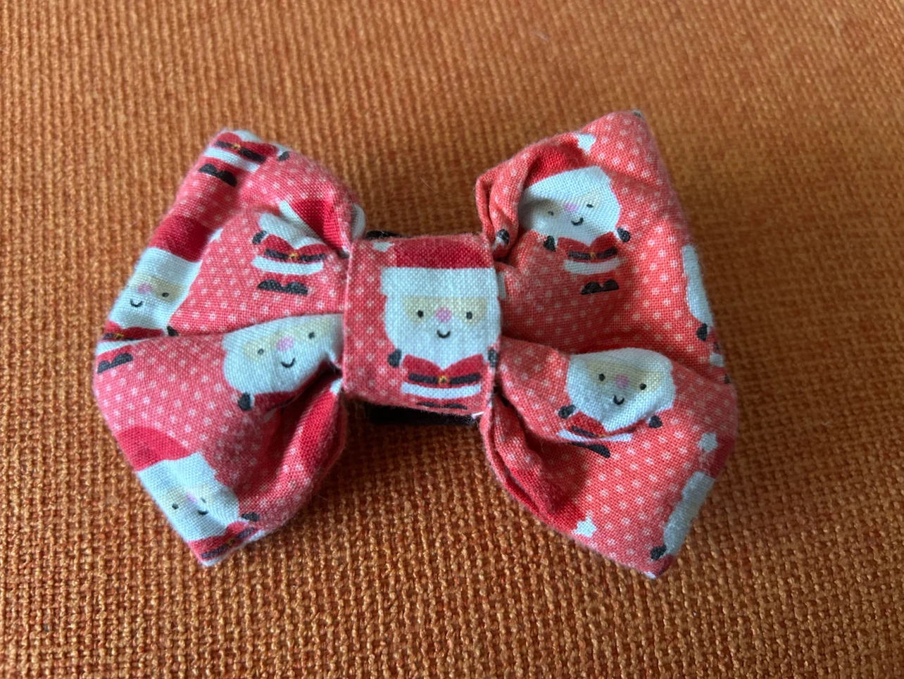 Dog/Cat Bow Ties - 10cm across, 7cm width