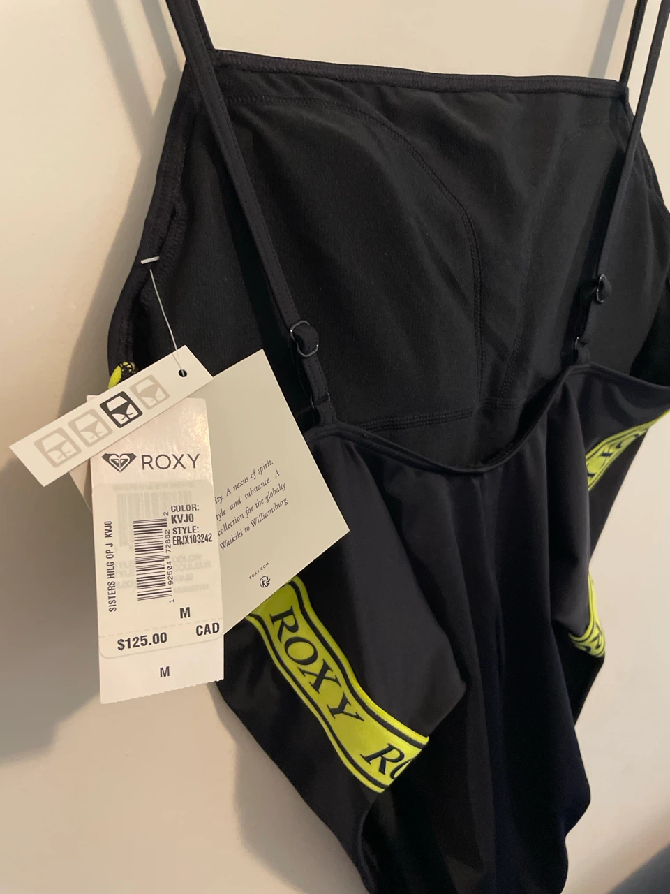 Calling all FASHIONISTAS … Roxy Black Swimsuit (NWT) - photo 4
