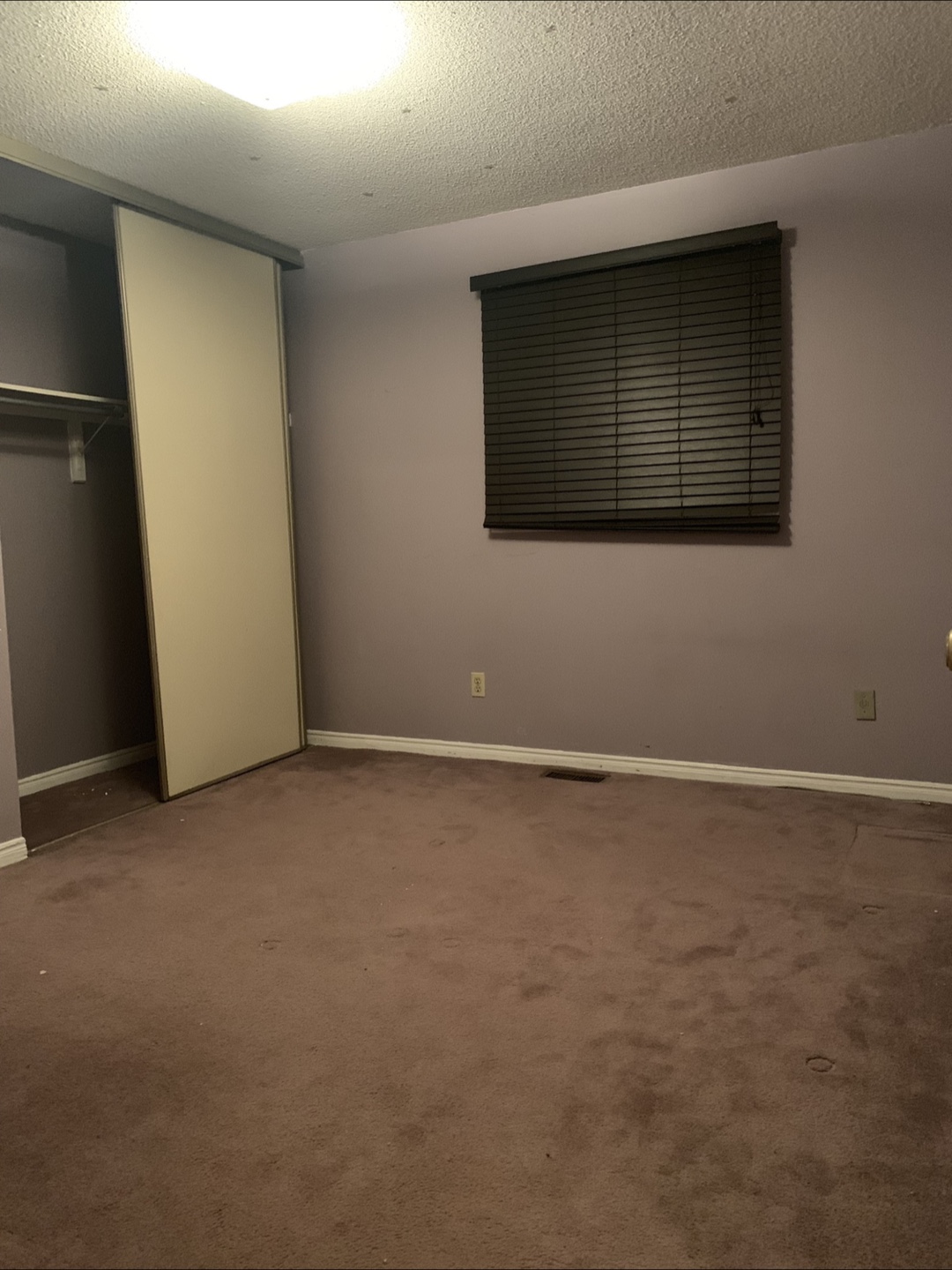 Room for Rent in Upper Level House Available Dixe/Queen - photo 5