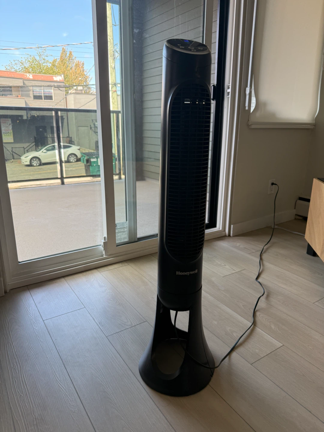 Honeywell Tower Fan - photo 3