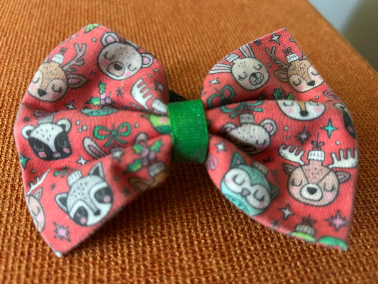 Dog/Cat Bow Ties - 10cm across, 8cm in width
