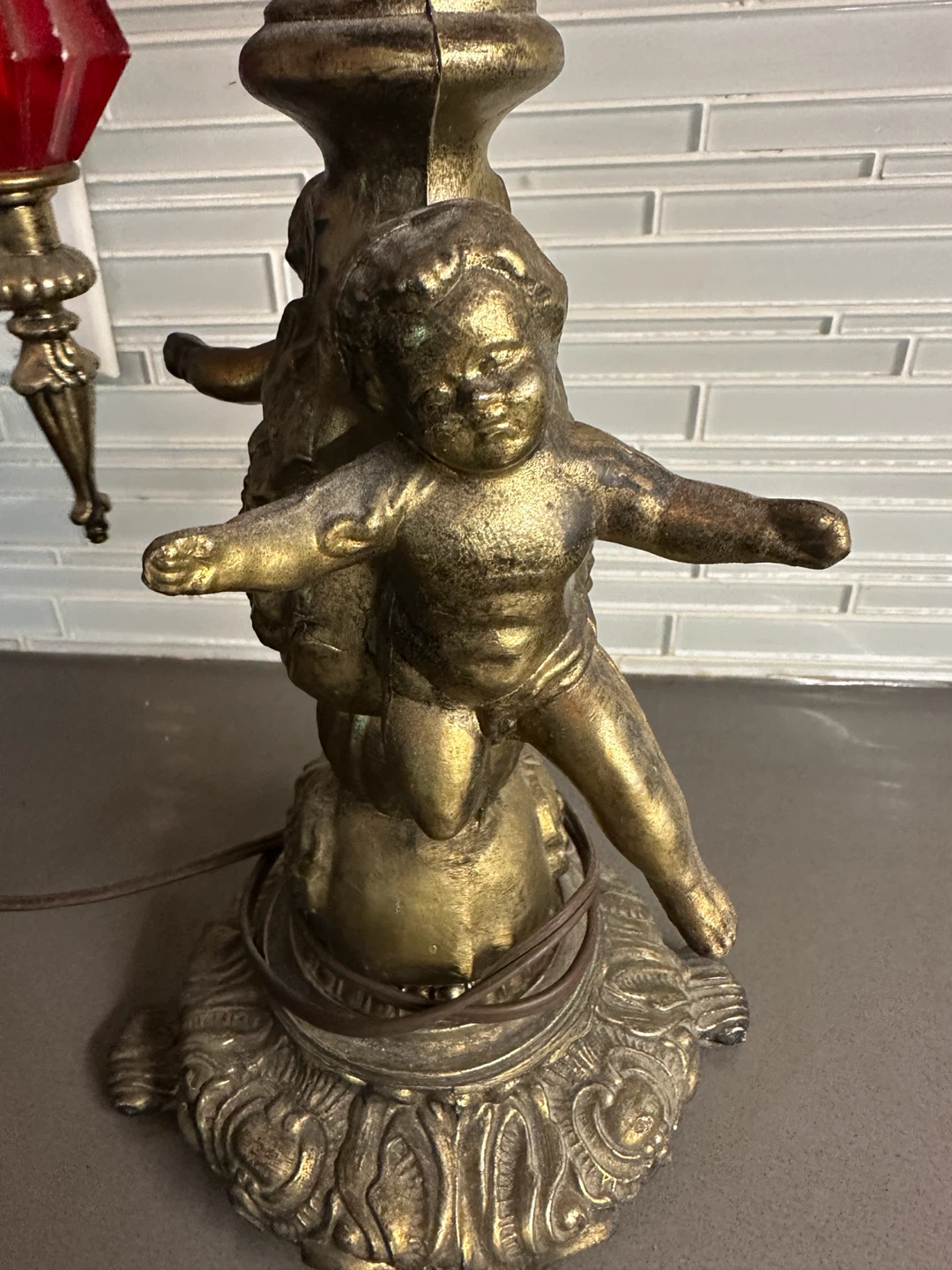 STUNNING HOLLYWOOD REGENCY BRASS CHERUBIM TABLE LAMP VINTAGE - photo 2